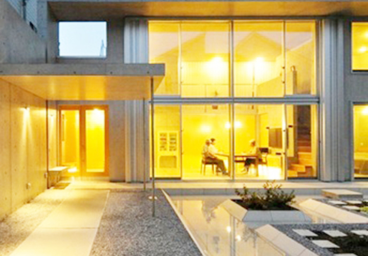 囲み庭の家 La Casa col Cortiletto Interno - by mcja