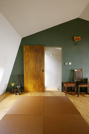 和モダンポイントは、壁の色と畳の色！