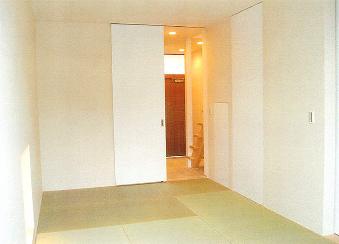 1階に配置した静かな空間の和室