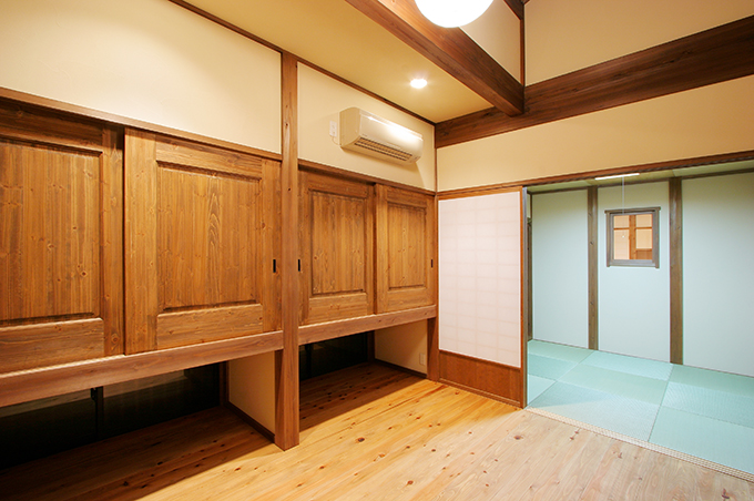 琉球畳の静かな和室