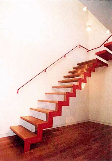 ストリップ階段