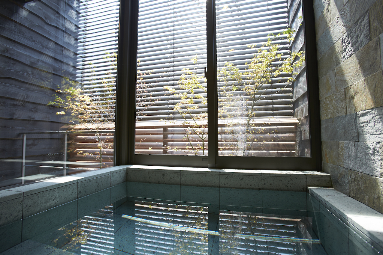浴室　ヴィラ箱根　箱根町元箱根　掛け流し温泉のある別荘