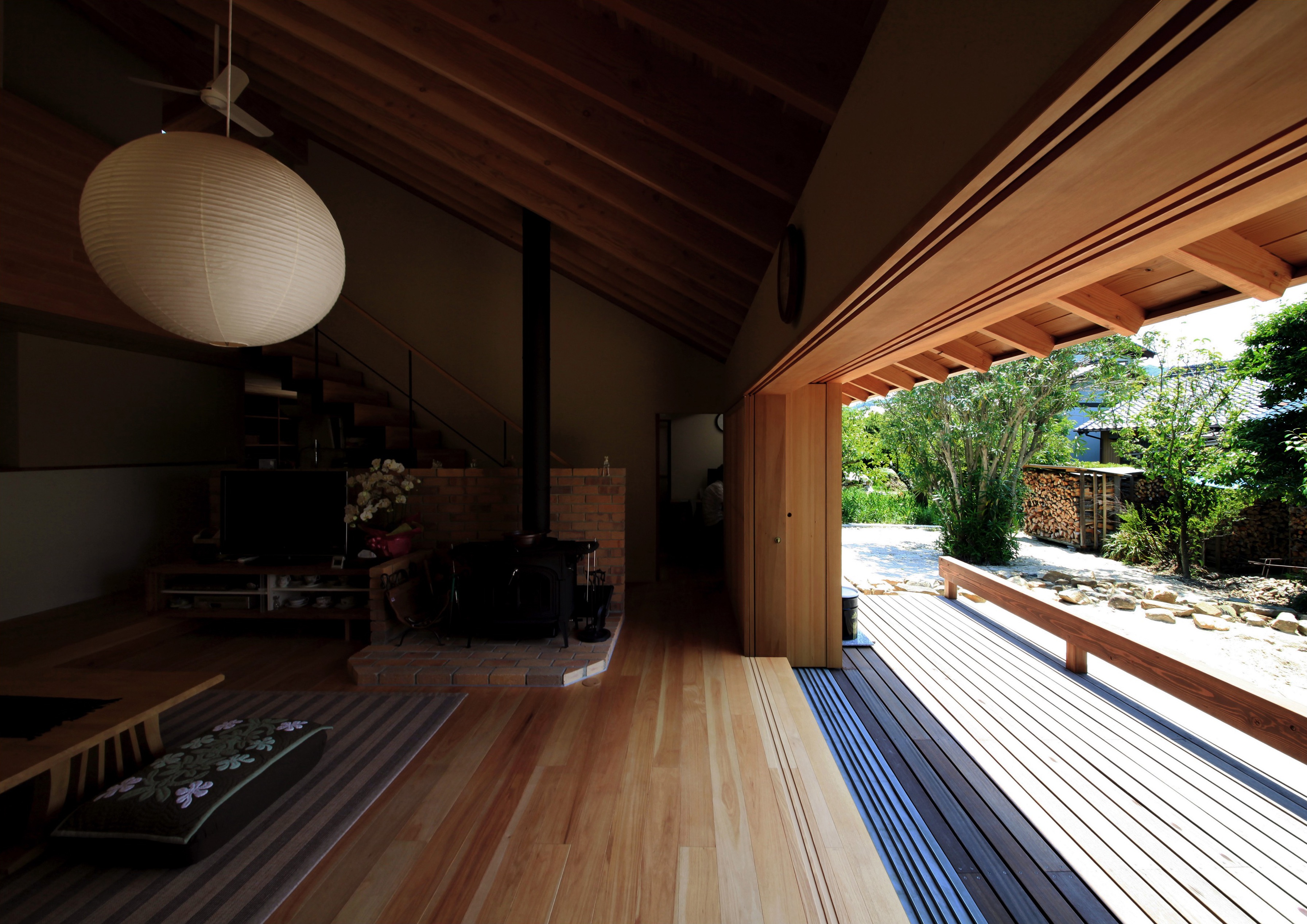 大屋根の家